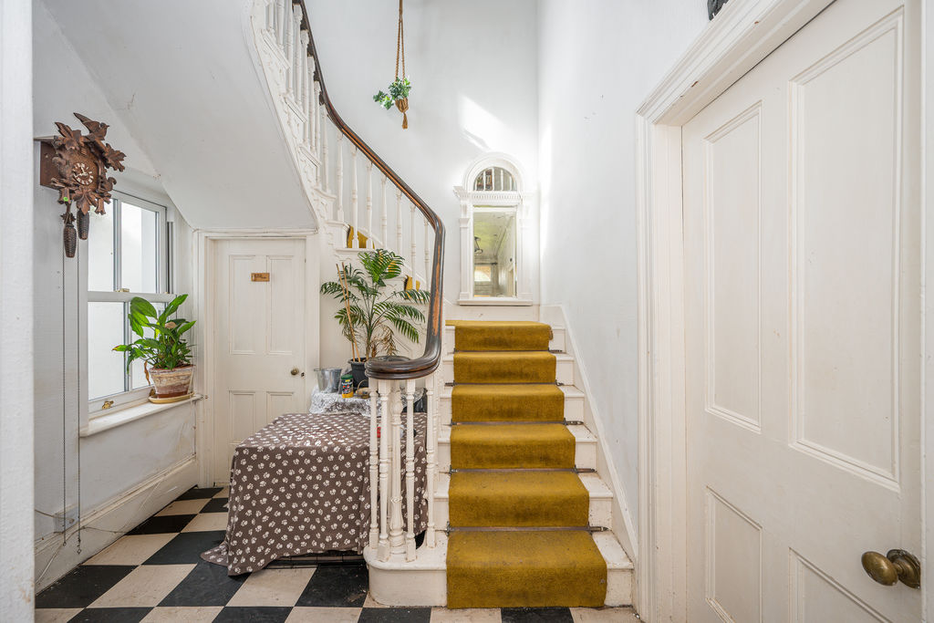 Entrance Hallway- click for photo gallery